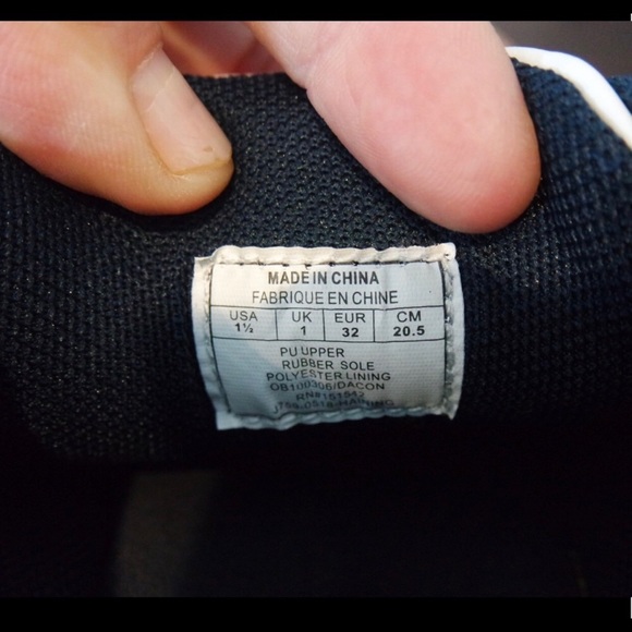 SOLD-Boys Preppy  White Classic Penguin Sneakers - Picture 5 of 6